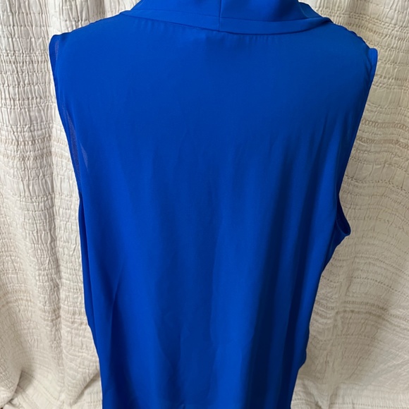 Sleeveless Blouse - Picture 2 of 2